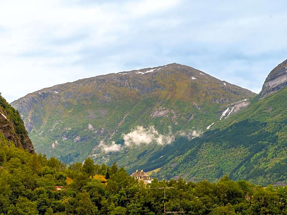 Trolltunga Aparthotel