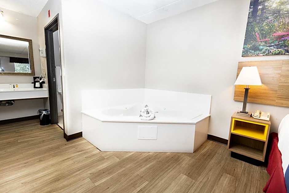 Days Inn by Wyndham Dayton Huber Heights Northeast