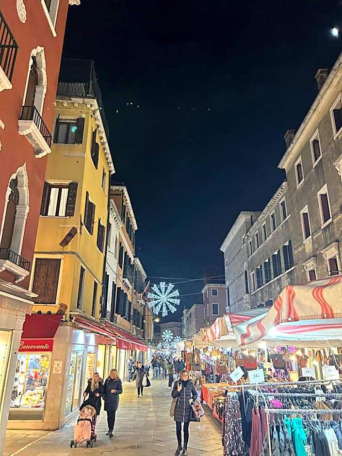 Lions Venice Guest house