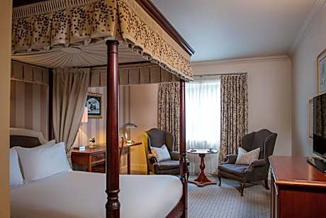 Standard Double Room with Four Poster Bed