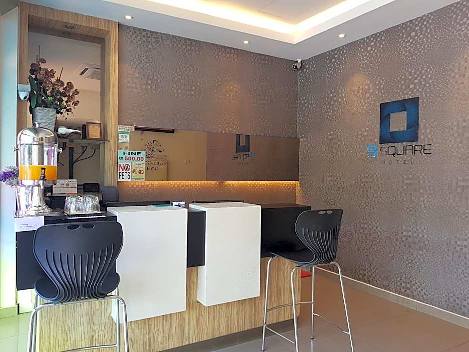 9 Square Hotel