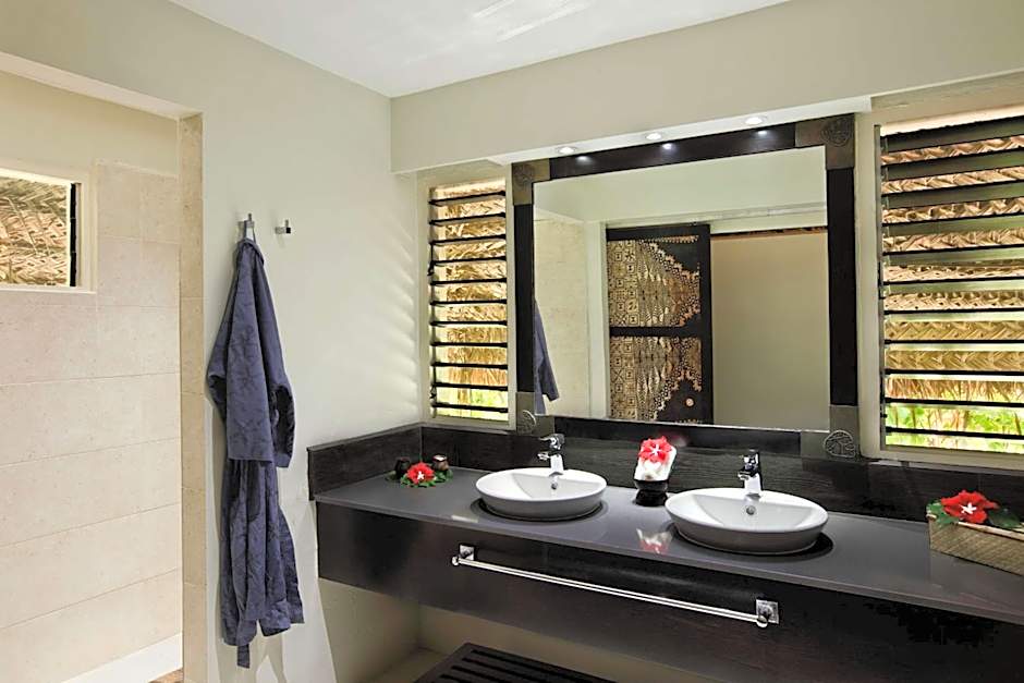 Castaway Island Resort