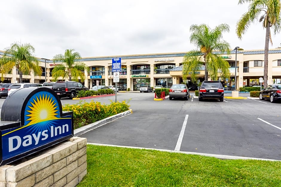 Days Inn & Suites by Wyndham Artesia