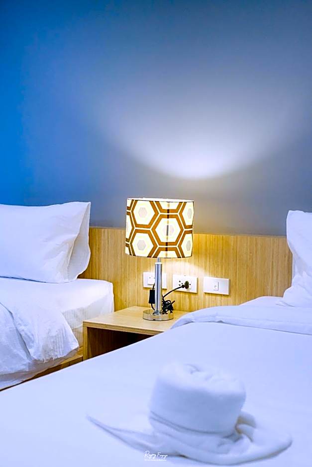 Klaang Muang Hotel (โรงแรมกลางเมือง)