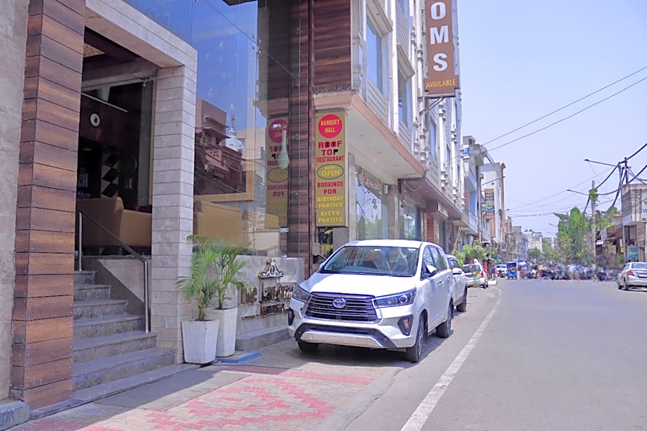 Hotel Landmark Near Golden Temple