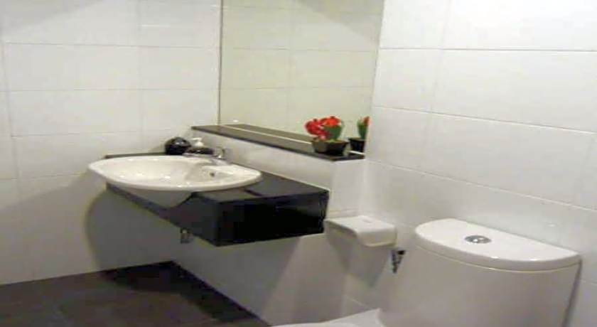 The Atrium Ratchada 13 Hotel