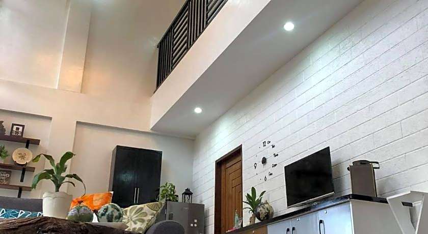 Pompeo and Luming's Inn