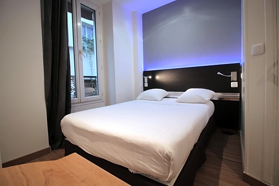 Modern's Hotel