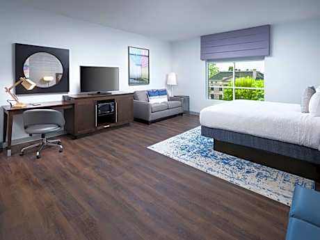 King Room with Sofa Bed