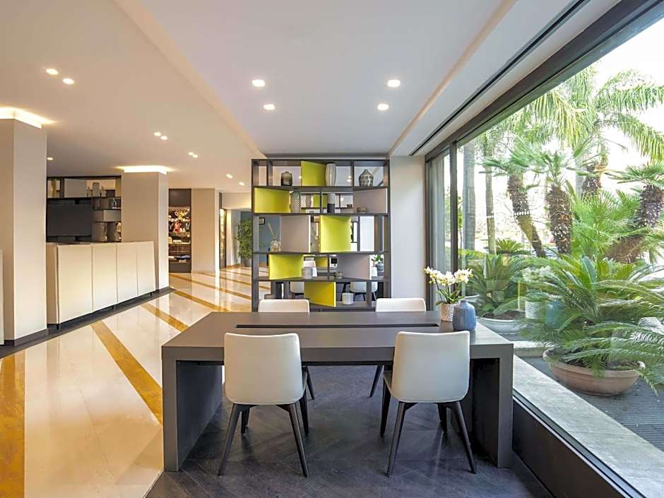 Mercure Roma West