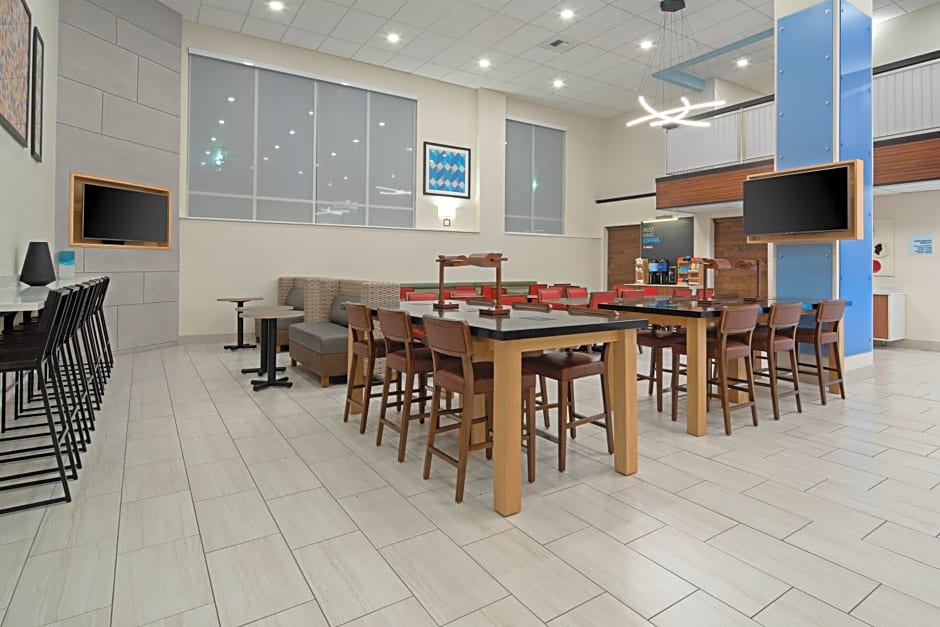 Holiday Inn Express Seattle - Sea-Tac Airport By IHG