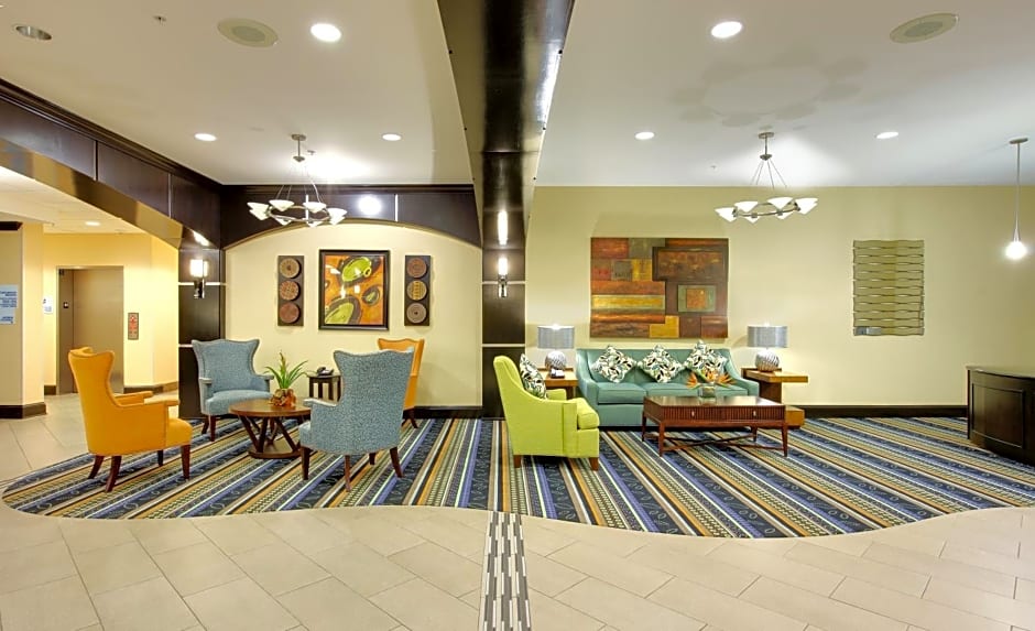 Holiday Inn Express & Suites Covington