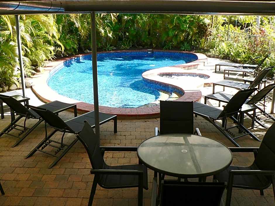 Mango Tree Holiday Apartments