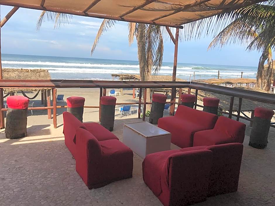 Casa de Las Olas Surf & Beach Club – Acapulco, GA