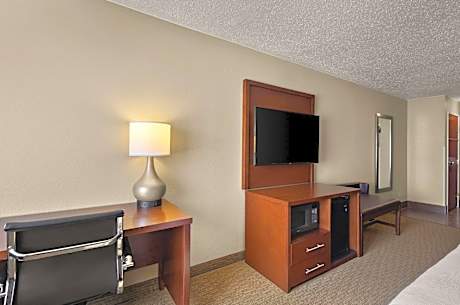 1 King Bed, Nonsmoking