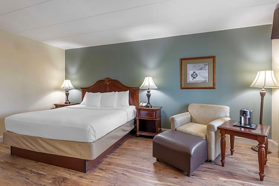Best Western Plus Steeplegate Inn