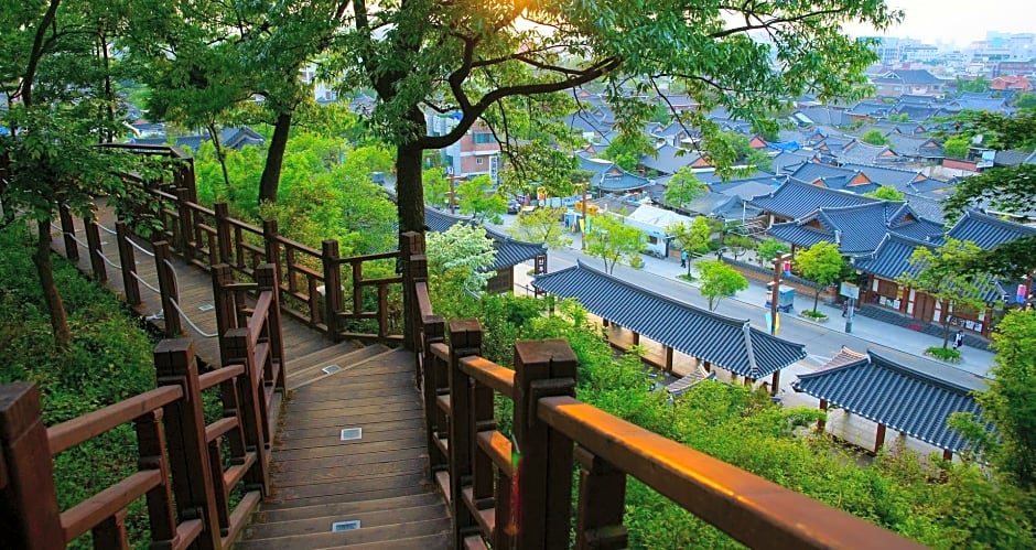 Hanulgiwa Hanok Stay