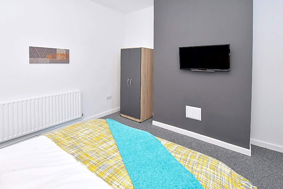 Townhouse @ 272 Walthall Street Crewe