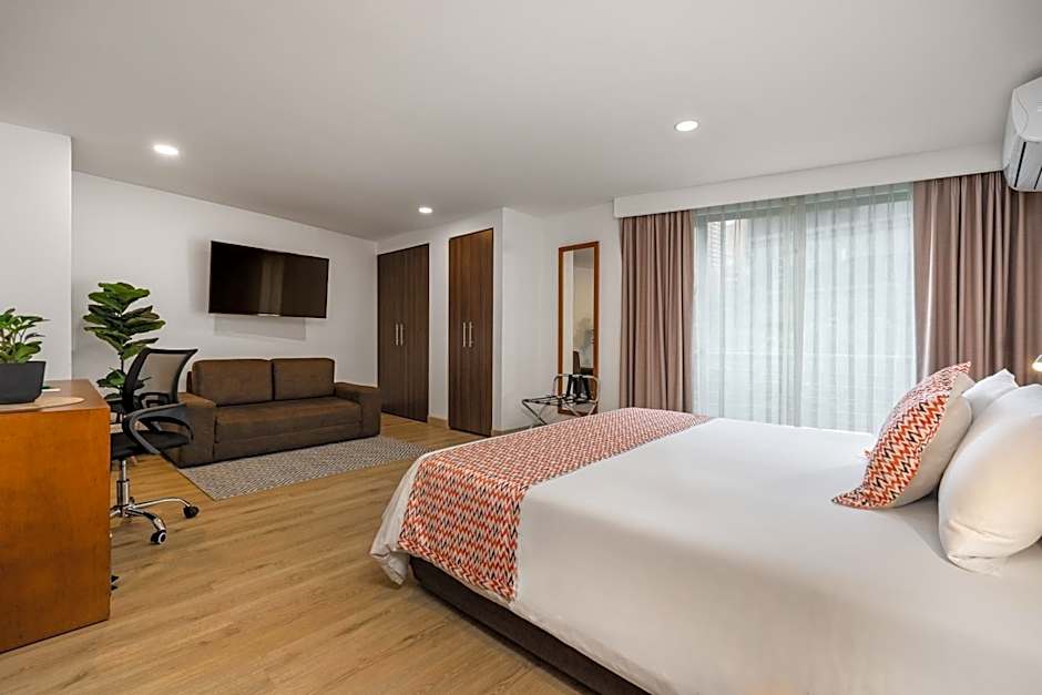 Leblón Suites Hotel