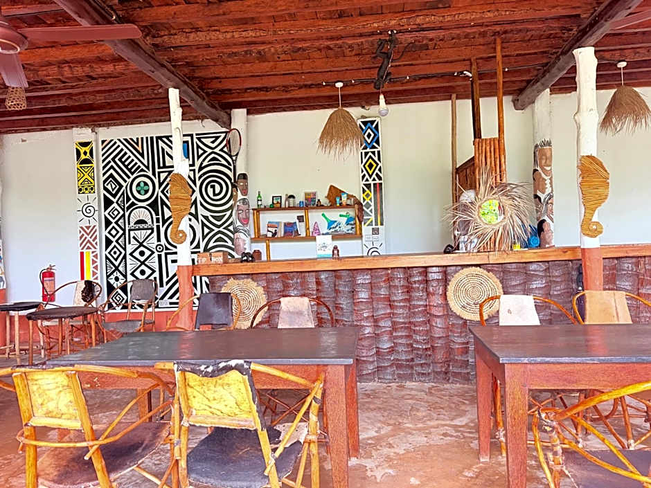 Tropinest bungalows & hostel