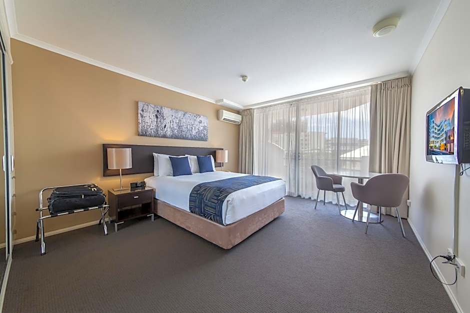 West End Central Apartments