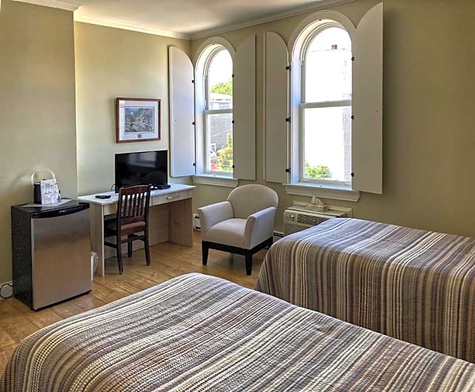 Lunenburg Arms Hotel