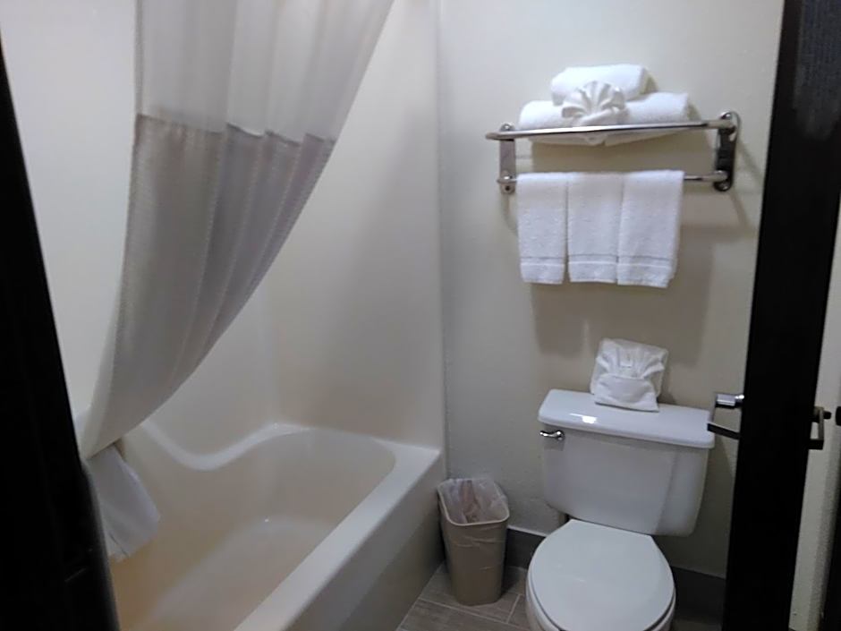 Quality Inn & Suites Mount Vernon
