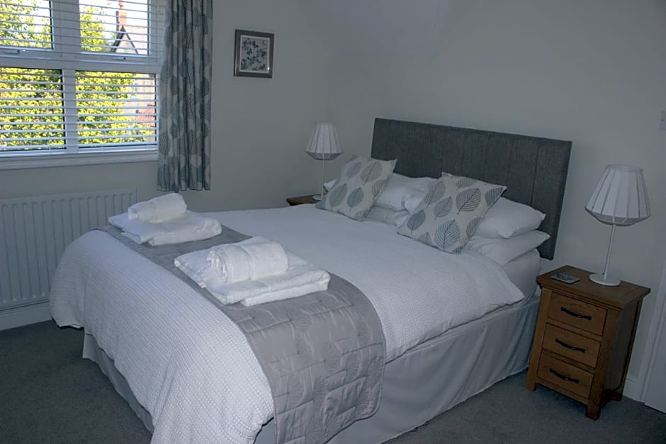 Westwood Lodge B & B Boston