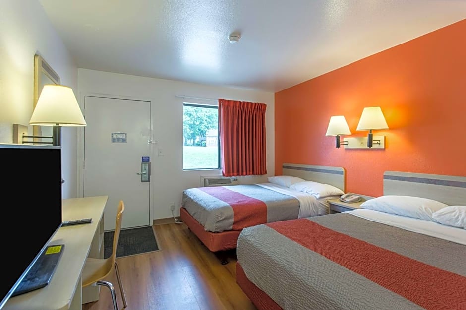 Motel 6 Nashville - Goodlettsville