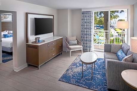 King Suite with Resort View