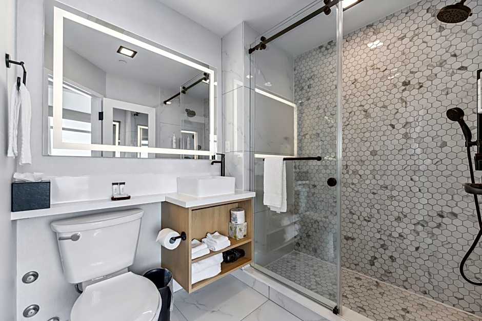 Tower Hotel at Fallsview