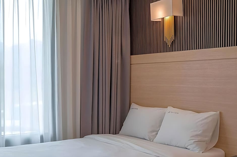 Two-Y-Hotel