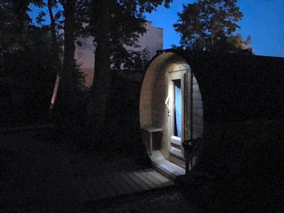 Schlaffass - Schlafen im Holzfass