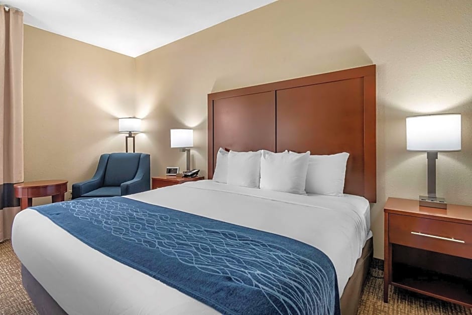 Comfort Inn & Suites Junction City - near Fort Riley