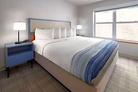 1 King Bed One Bedroom Suite Non-Smoking