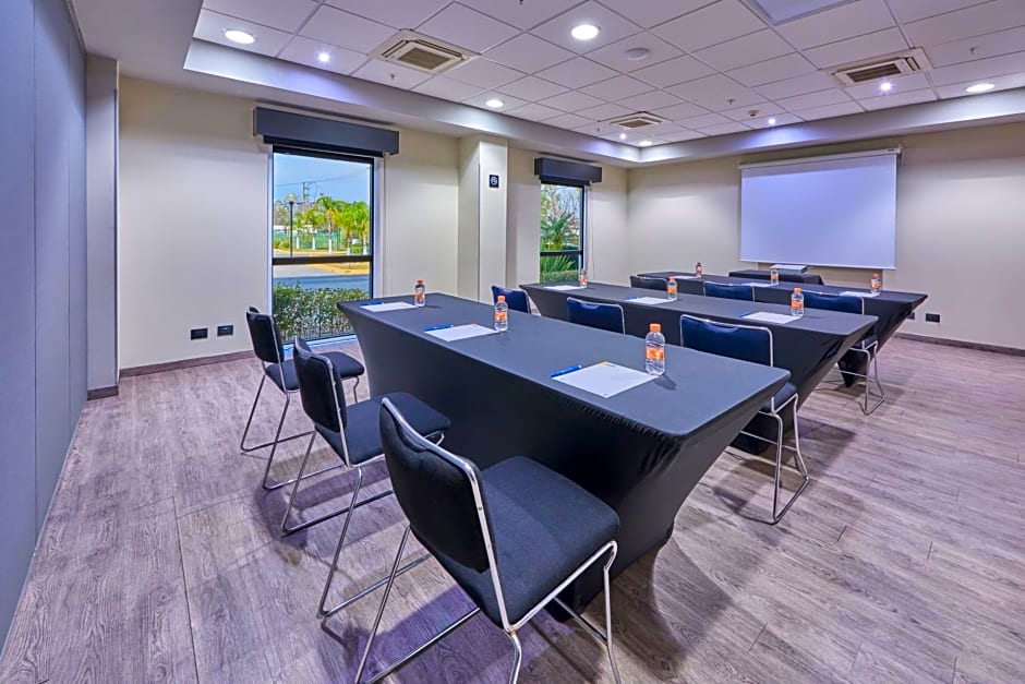 City Express by Marriott Salamanca