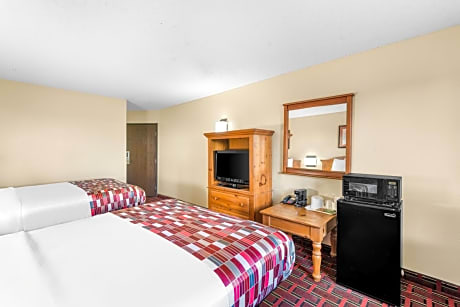 Queen Room with Two Queen Beds - Smoking