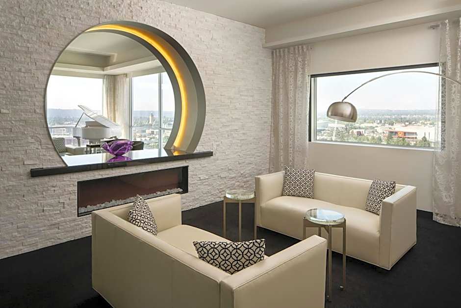 The Davenport Grand, Autograph Collection by Marriott