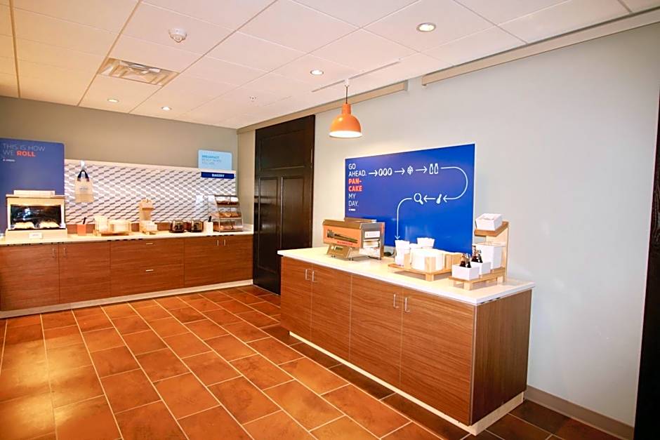 Holiday Inn Express & Suites - Kirksville - University Area By IHG