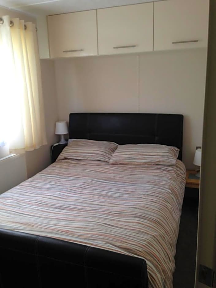 Marshlands Lakeside Nature Retreat