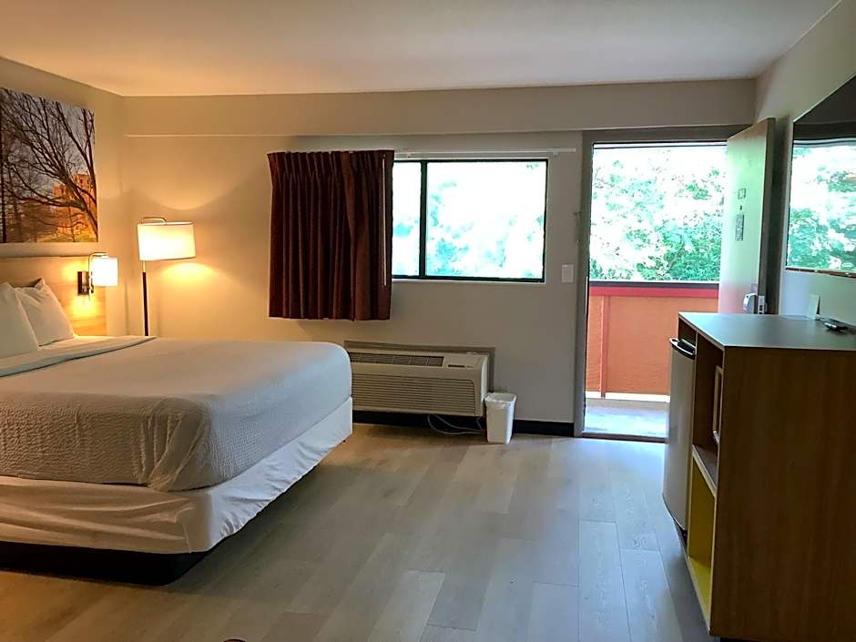 Days Inn by Wyndham Kingdom City