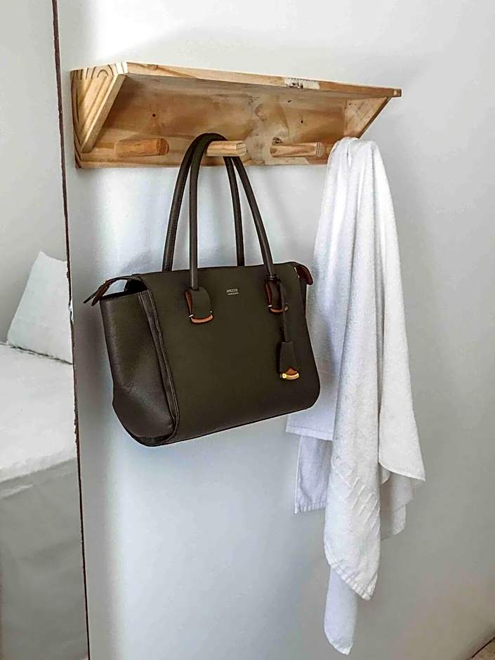 AMETISTA 2 - 101 · A-01: Apê equipado e estiloso na praia de Jatiúca