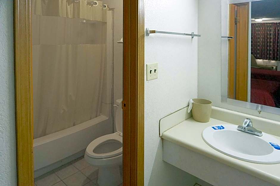 OYO Hotel Altus N Main St