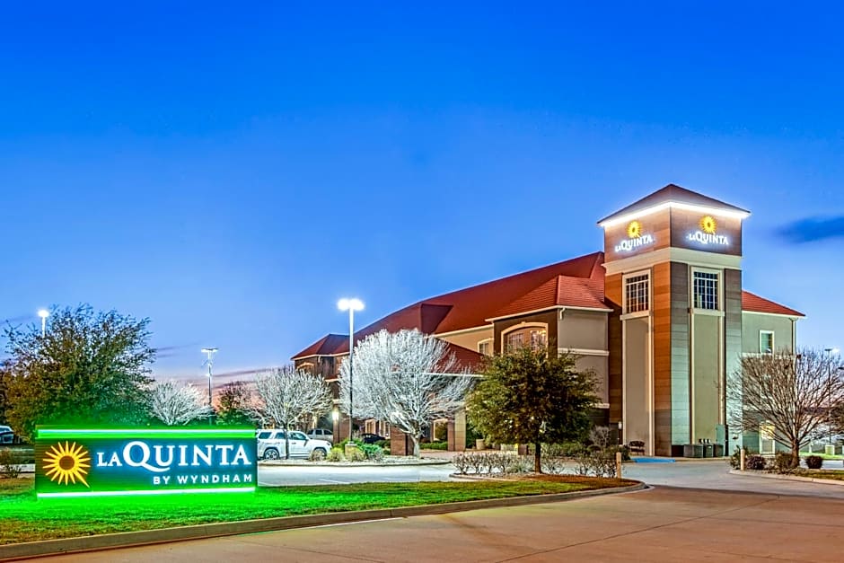 La Quinta Inn & Suites by Wyndham Eastland