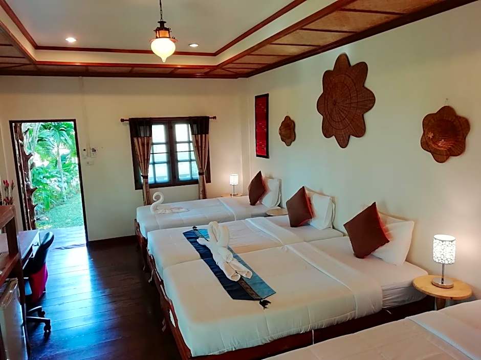 Photo 1 sur 4 de Deluxe Family