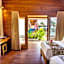 Nusa Veranda Sunset Villas & Restaurant