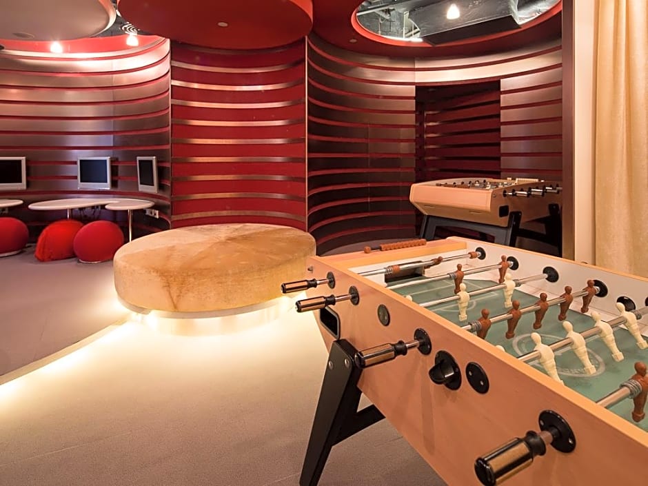 Kowloon Harbourfront Hotel