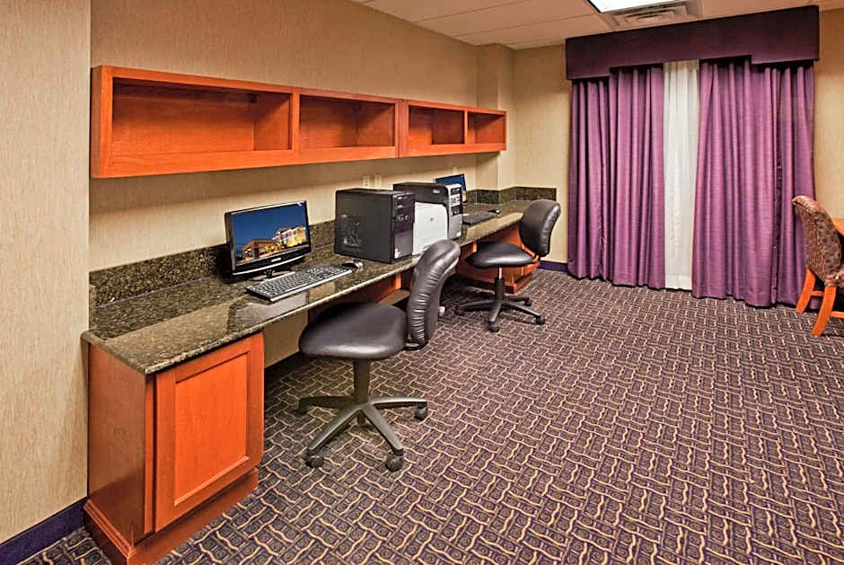 Holiday Inn Express Hotel and Suites Ada By IHG