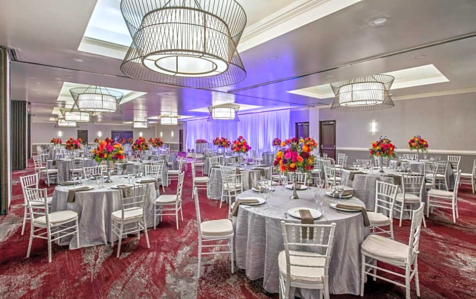 Holiday Inn Oxnard - Ventura by IHG