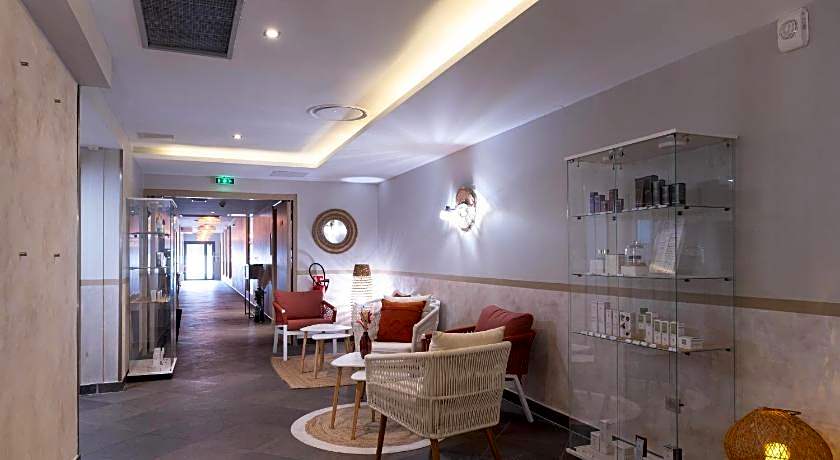 Zenitude Hotel la Valadiere, an Ascend Collection Hotel